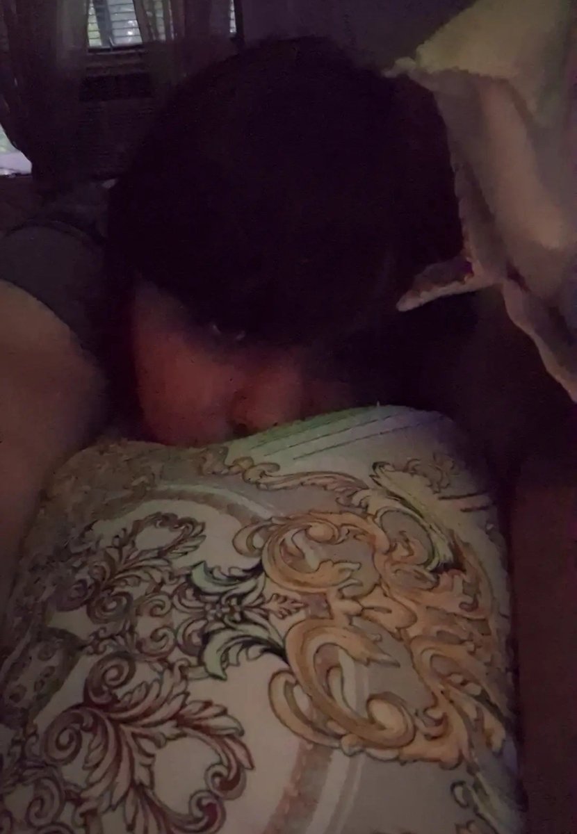 DieselSpringerr's tweet photo. Me laying in bed :3

#ftm #transman #transgender https://t.co/wzltV8W8qQ