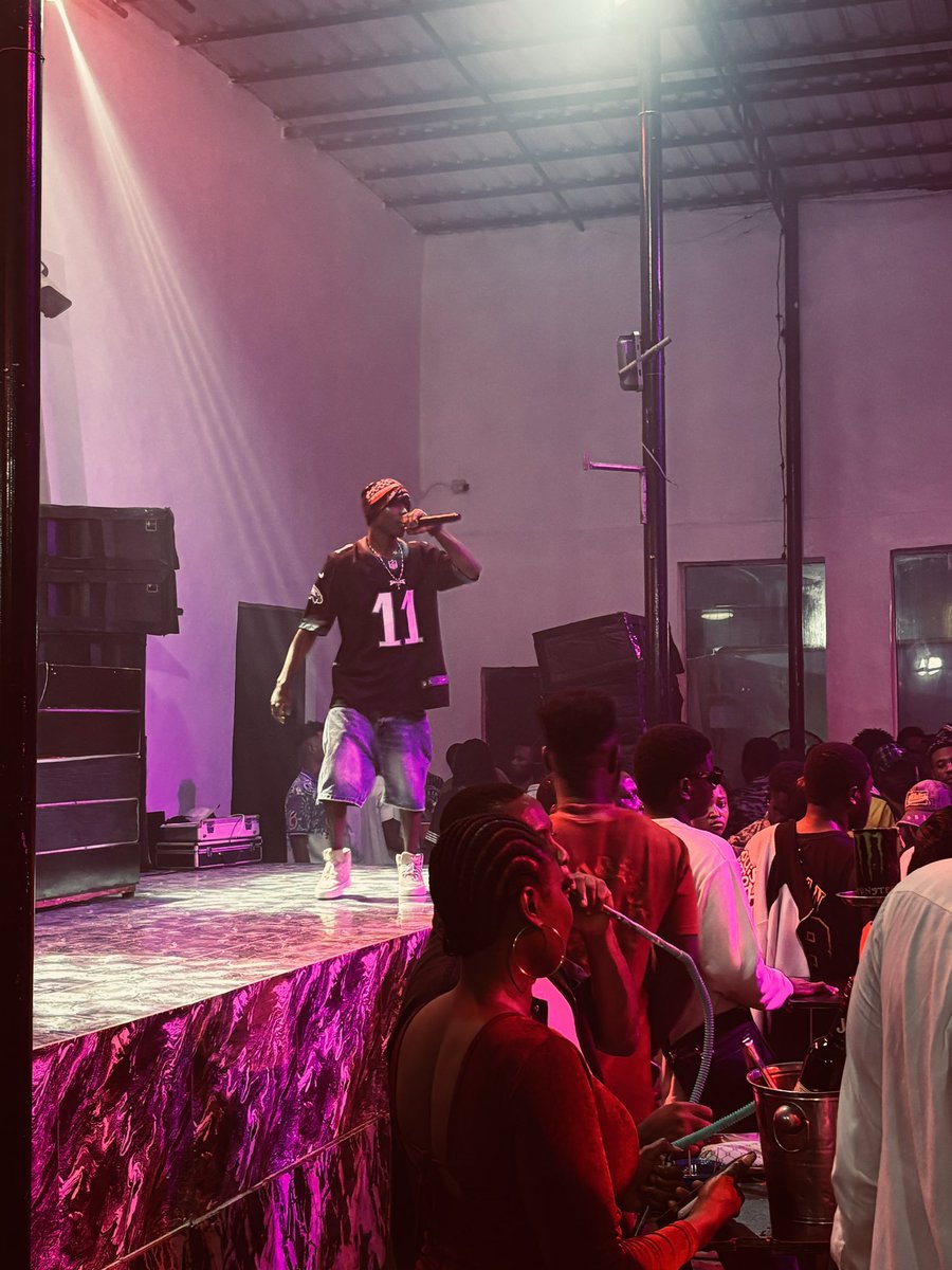 itsbl_ahzy's tweet photo. Alhamdulillah 🤲🏽
Back at it. 🖤

#Blahzy #BackAtIt #NewMusic #Afrobeats #Afrobeat #ComingSoon #Music 🔥 https://t.co/048tQNZUzv
