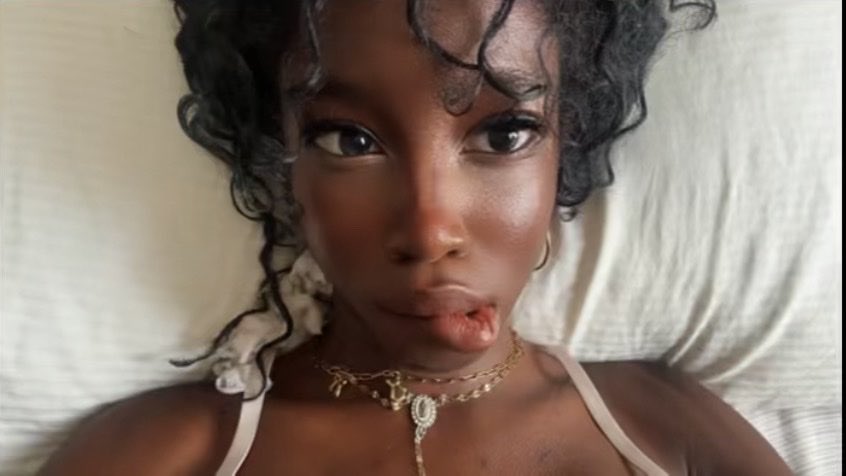 Breeb260's tweet photo. Cute selfie from mee #cute #pretty #beauty #black https://t.co/oirn5gu1Ss