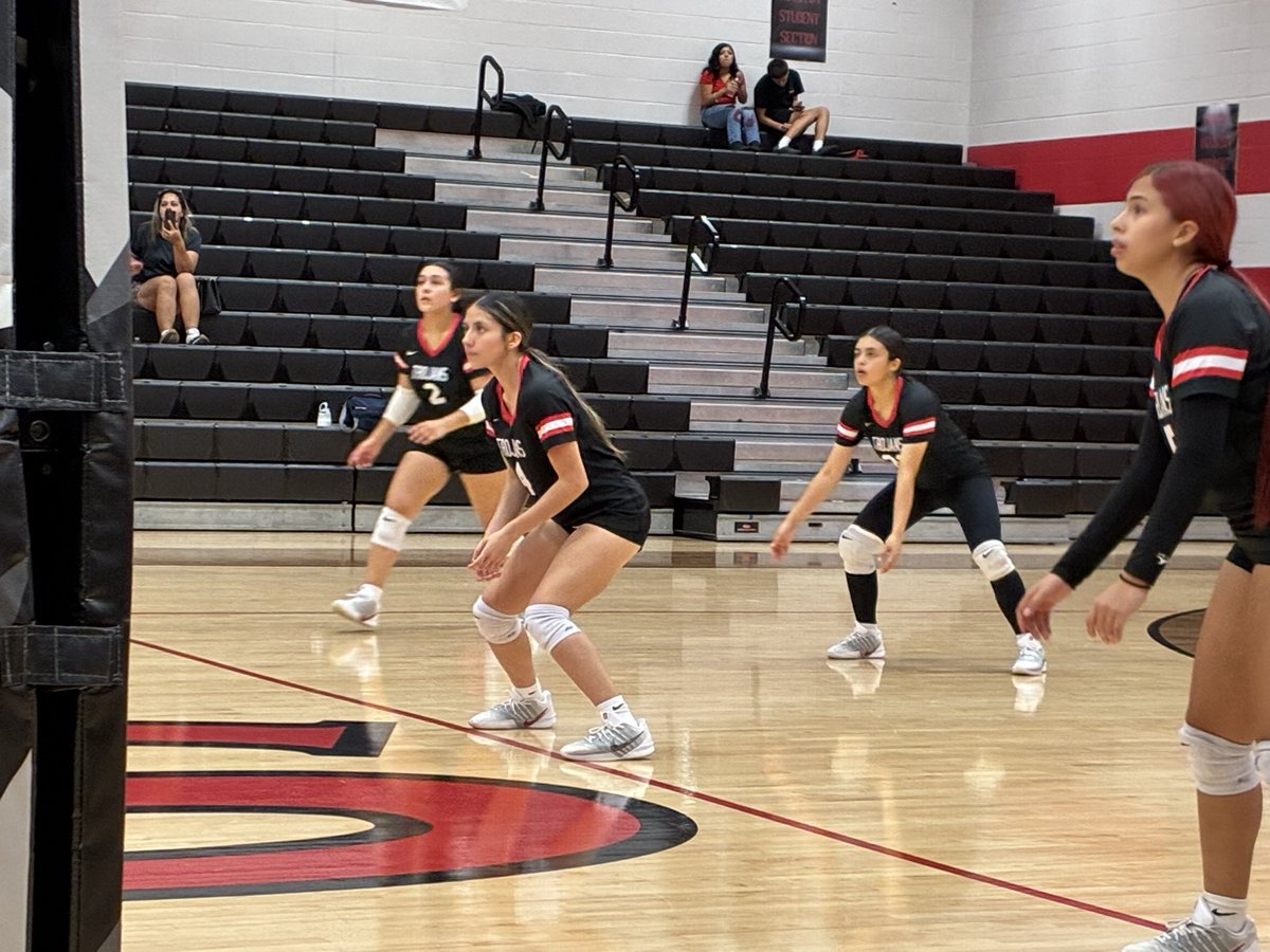 HaggertyAstin's tweet photo. Great match between @Athletics_PISD @PHSVolley & @volleyball_shhs! #OurPasadenaISD https://t.co/aGIFM1ENbj