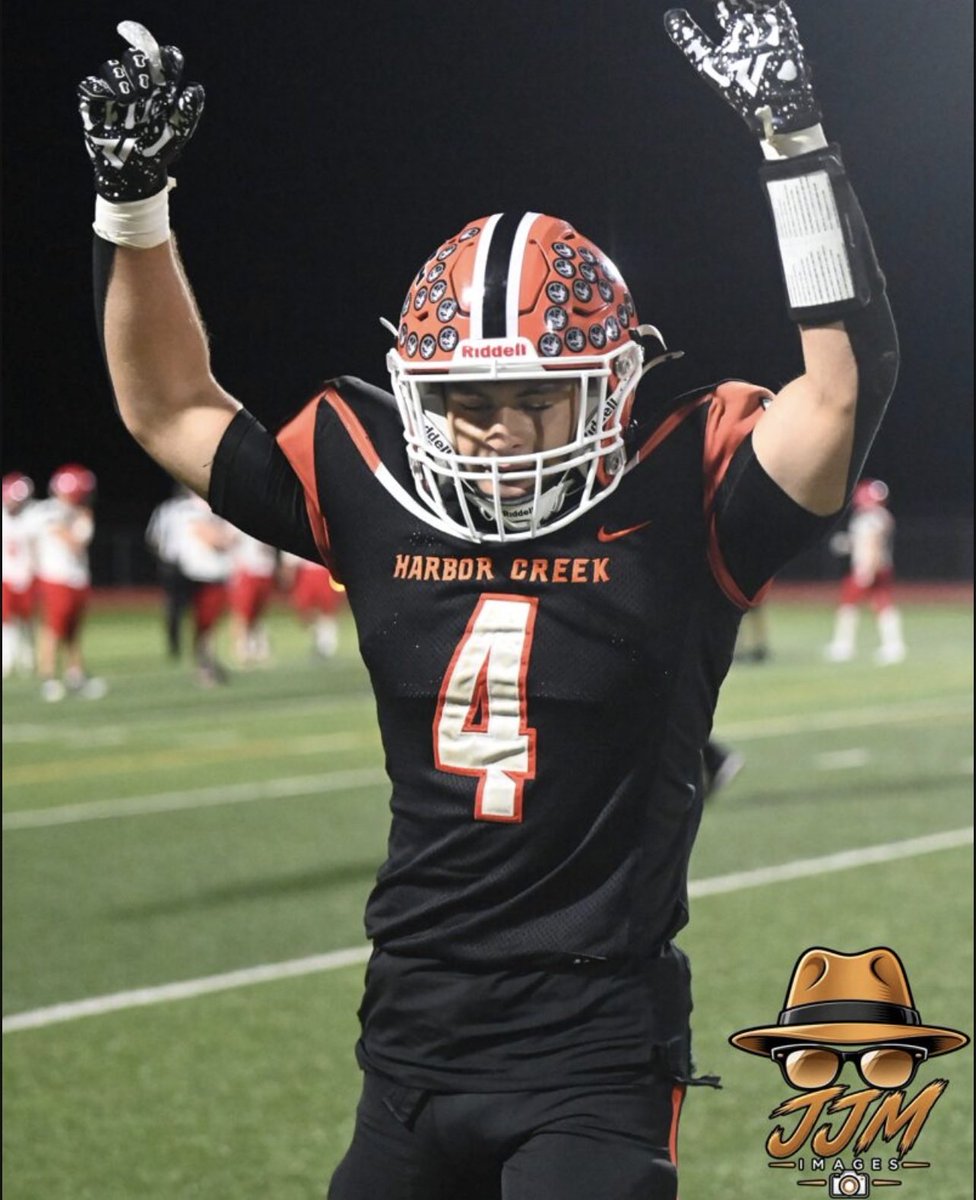 hc_fb_history's tweet photo. BACK-TO-BACK 1,000 YARD SEASONS

Gavin Zillman has surpassed 1,000 rushing yards on the season for the 2nd year in a row!

He becomes the first Huskie to achieve the milestone in two straight seasons since Tyler East in 2018/19. https://t.co/qvJghjDCFl