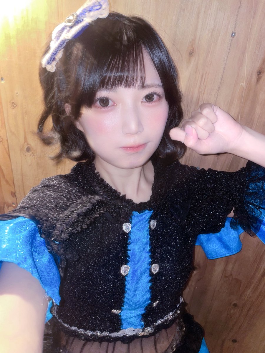 comze_aoi's tweet photo. おはよ(,,>⤚<,,） https://t.co/mt5s5baVdT