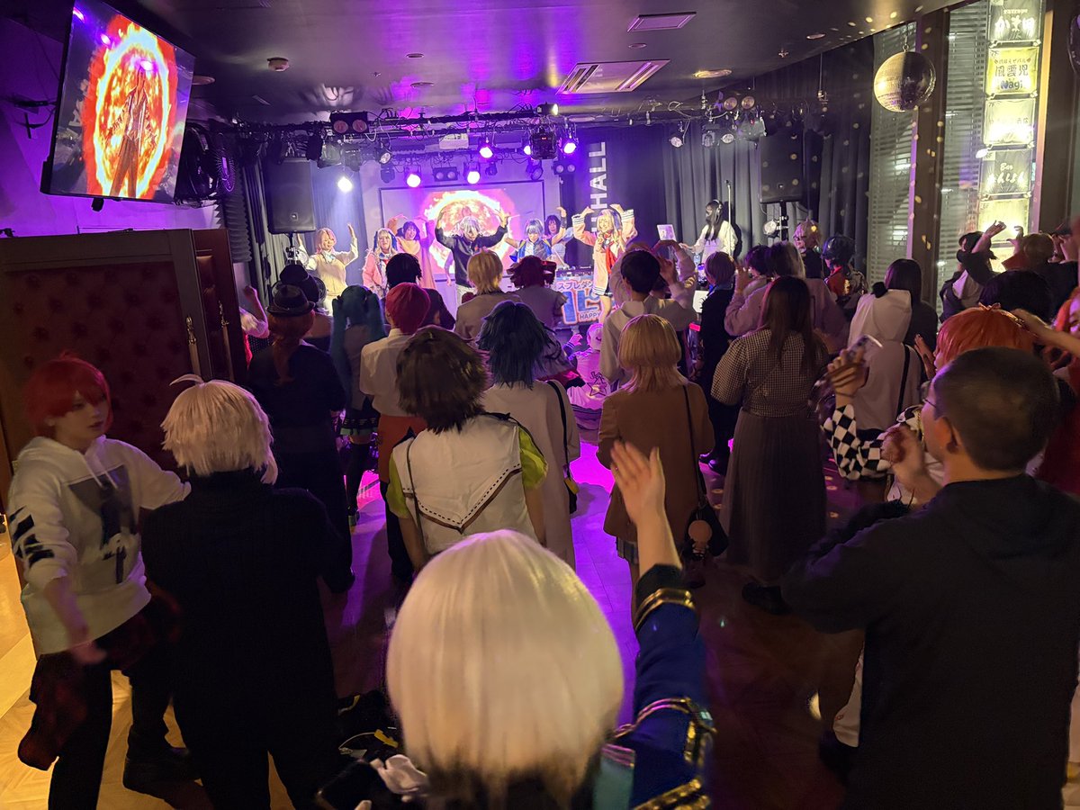 hr_danpa's tweet photo. 9/25金夜開催 #ハピレボ inマッシュホール、たくさんのご来場ありがとうございました！🪩
皆様と共にとても楽しいひとときでした😊
今回はハピレボレギュラーDJ陣に加えて、ゲスト出演のDJ浪さん(@nmck528 )にフロアを盛り上げて頂きました！ありがとうございました！🎧
また、今回は事前の選曲リクエスト多数頂きステージも多くの方にご利用頂きました！ありがとうございました！💃🕺

次回のハピレボは、10/23金曜、マッシュホールで開催❗️
次回はハピレボレギュラーDJ陣に加えて、ゲストとして、多くのイベントで活躍中のDJしゃけさーもんさん( @Syk_Salmon_cos )が出演決定！🎧
ぜひ次回もご来場お待ちしております❗️