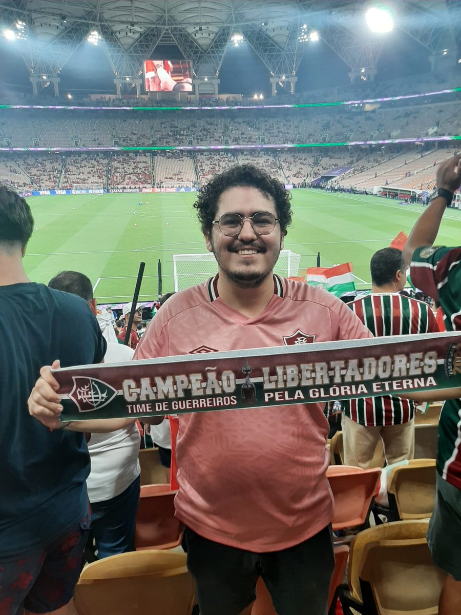 filipecapuano's tweet photo. Obrigado, meu Deus, por ter me permitido assistir ao vivo no estádio o Fluminense ser campeão mundial 😭😭😭 https://t.co/1C9YGtoyjz