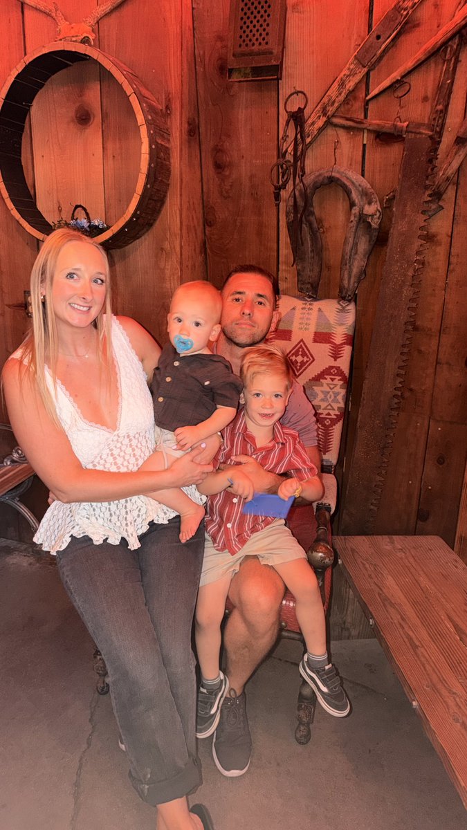 vandy_trades's tweet photo. Steakhouse with the crew tonight 🥩 https://t.co/ZIxET9vuNf
