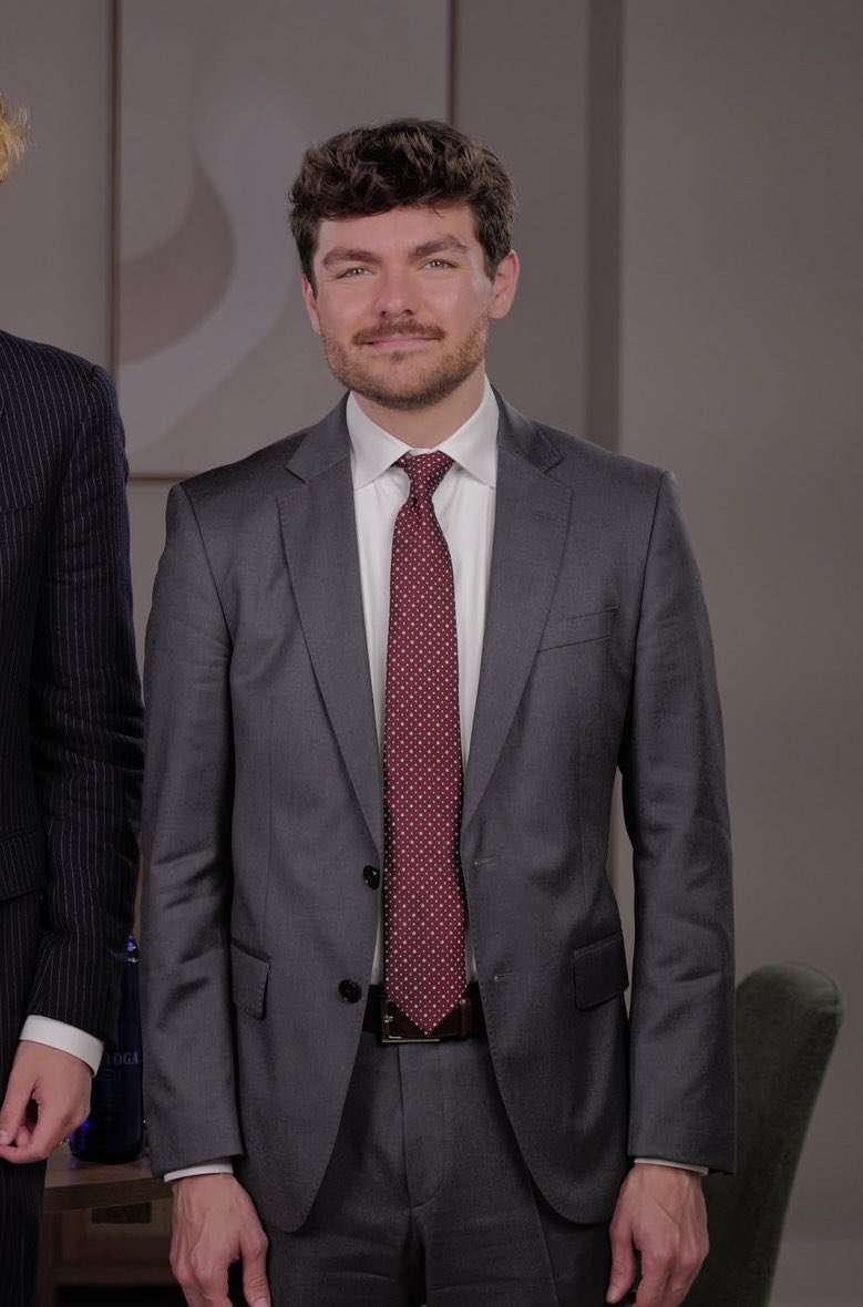 ericwintersx's tweet photo. The Tom Brady of politics. https://t.co/51TYdZ6to9