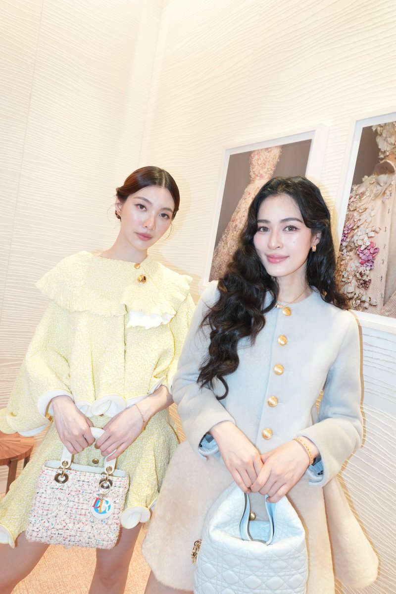 pkornns's tweet photo. The countdown is officially ON! ⏰

Lingling Kwong and Orm Kornnaphat with Dior at Paris Fashion Week is all I can think about 💜

#LingOrmDiorSummer27
#LinglingKwong #OrmKornnaphat
#LingOrm #Dior #DiorSummer27 #PFW https://t.co/ZUV10dv313