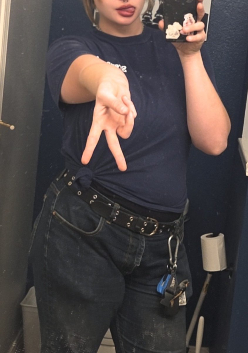 mayb3_maxin3's tweet photo. Another 12 hr day in the books. My feet are killing me... Who wants to rub them? 

Footfetish sellingcontent paypig cuck giantess https://t.co/JZEY57M5SY