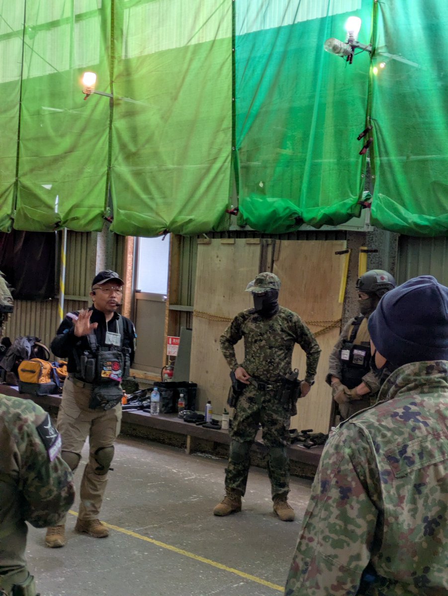 sabako0303's tweet photo. 22回目の葉隠訓練🔫
参加の皆様、宜しくお願いします🙂‍↕️
#葉隠訓練　#タクトレ　#トモ長谷川　#RGUNstudio　#東北　#福島県　#いわき市　#インドア　#講習会　#練習　#サコムワークス　#ワッペン　#猫 https://t.co/vxAlSqayUw