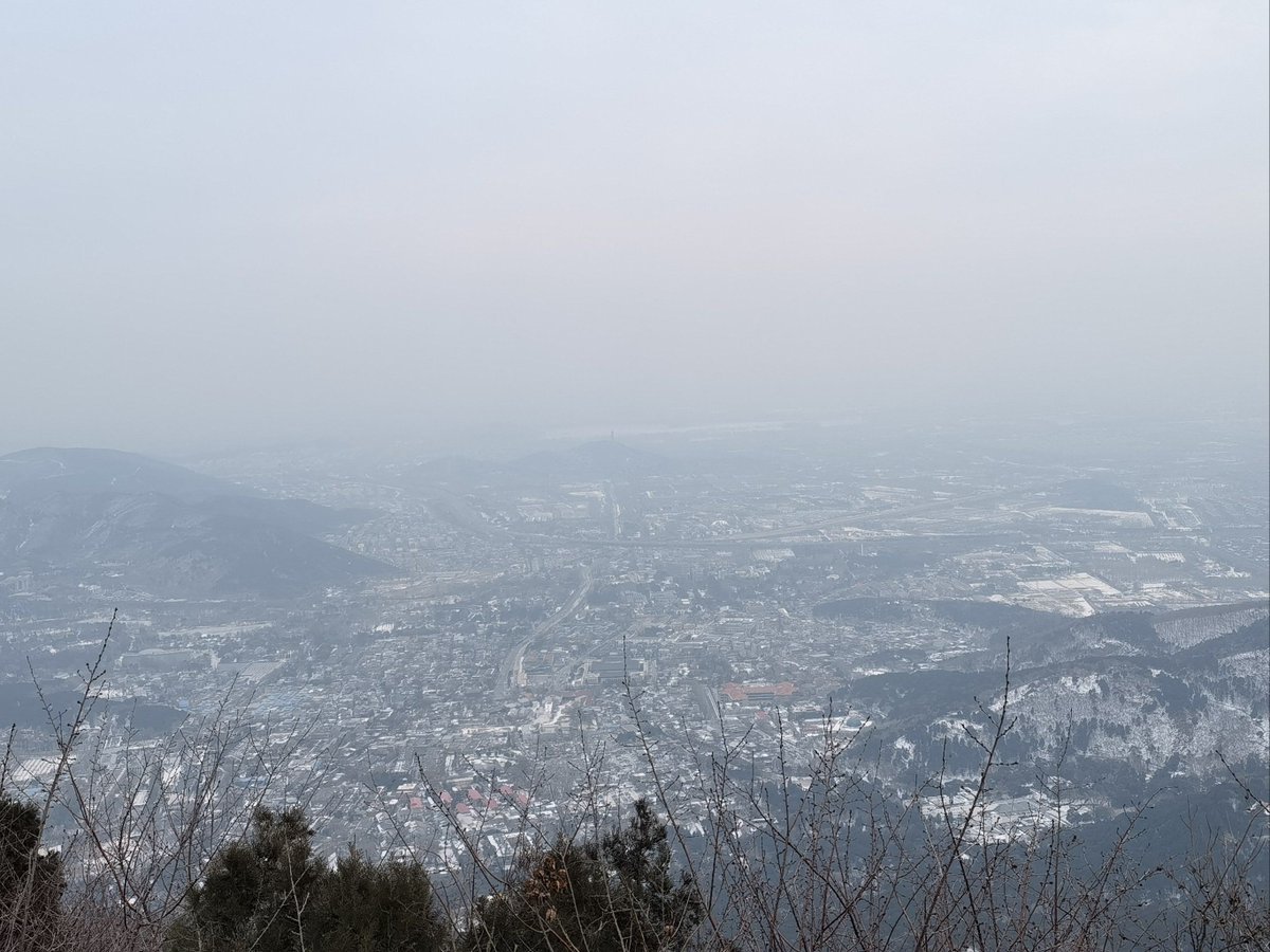 ruhae_g's tweet photo. [At the summit, we carry forward the spirit of integrity—no false show, just solid steps up the orderly ladder, each step a mark of genuine effort.] https://t.co/KzH5beySBa