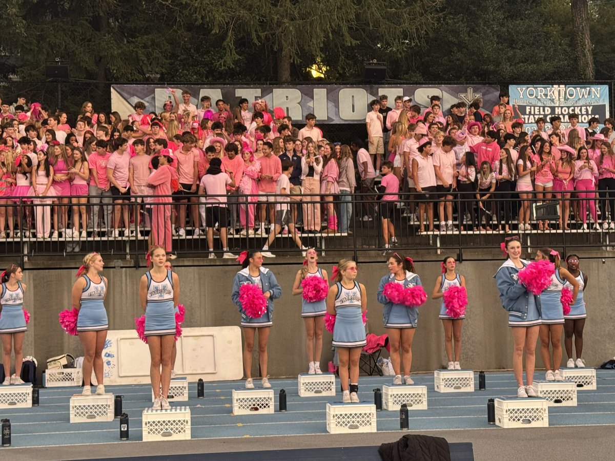 DrDerekOchiai's tweet photo. Covering high school football. #breastcancerawareness. #pinkout https://t.co/XtlURfFslH