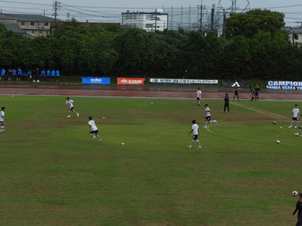 ttnsk2019's tweet photo. プレミア試合前
米子北

今日はわかとり1部とダブルヘッダー https://t.co/ToCjsqiVgN