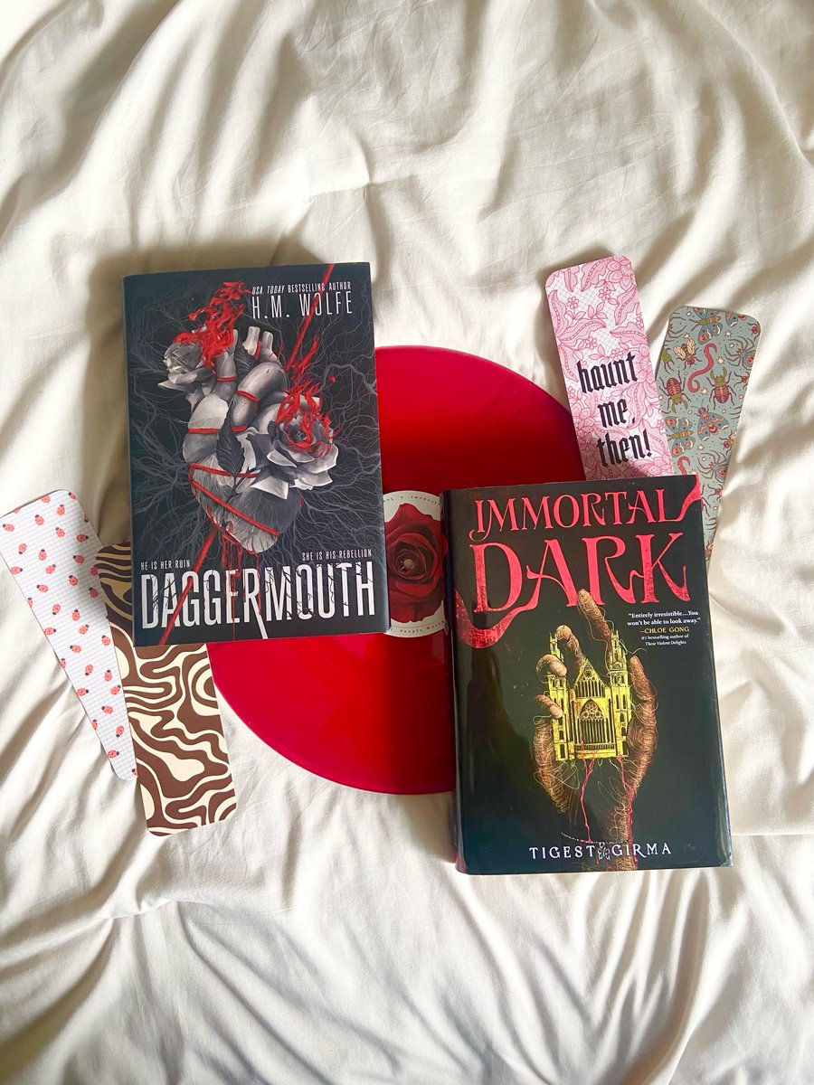 camilathompsone's tweet photo. My Top 2 Reads of the Year (so far)

1. Daggermouth 
2. Immortal Dark 

These books completely consumed me. Both are incredible, filled with morally gray characters you can’t help but relate to and root for. If you haven’t read them, add them to https://t.co/cq58J9URBn