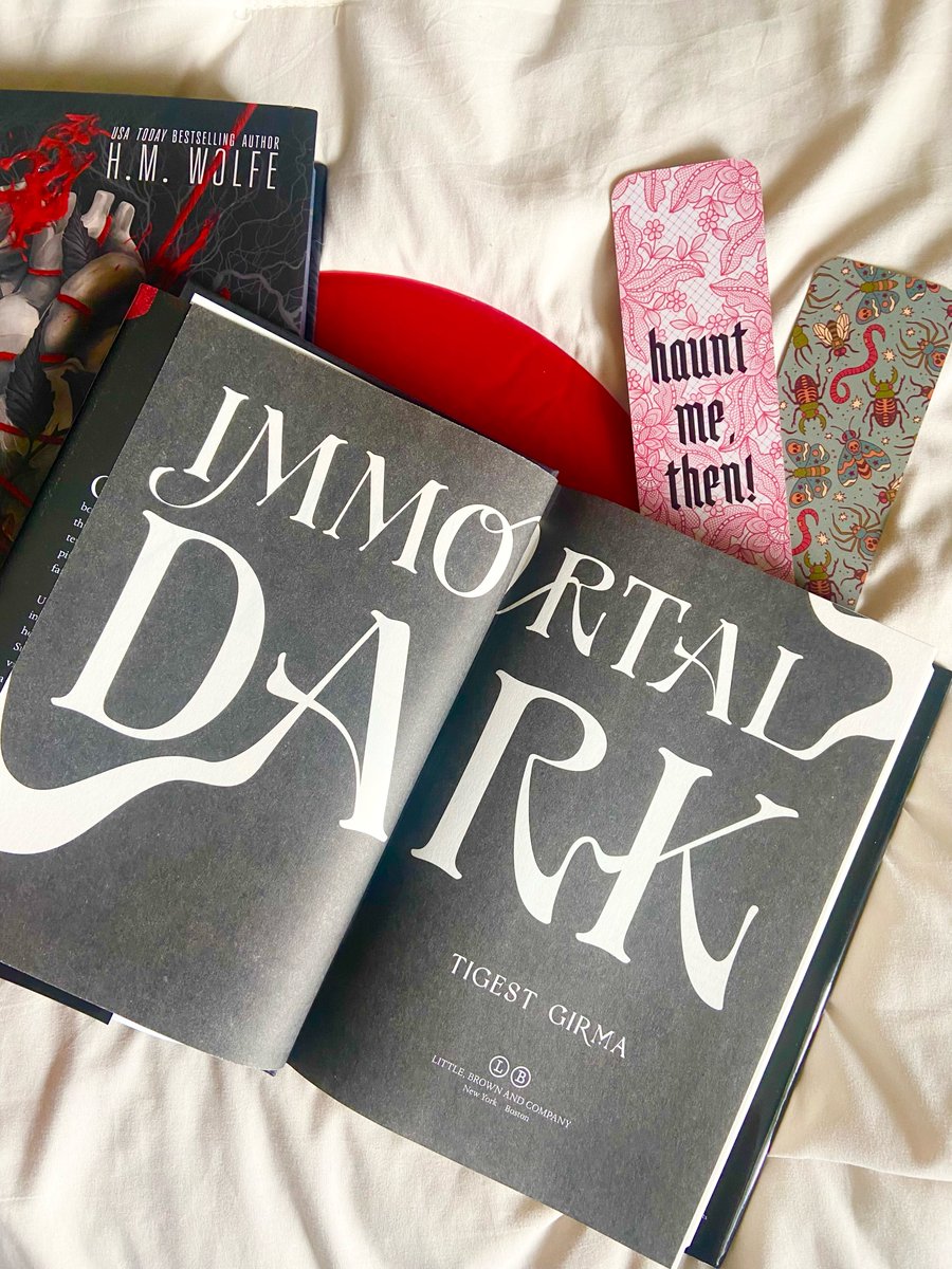 camilathompsone's tweet photo. My Top 2 Reads of the Year (so far)

1. Daggermouth 
2. Immortal Dark 

These books completely consumed me. Both are incredible, filled with morally gray characters you can’t help but relate to and root for. If you haven’t read them, add them to https://t.co/cq58J9URBn