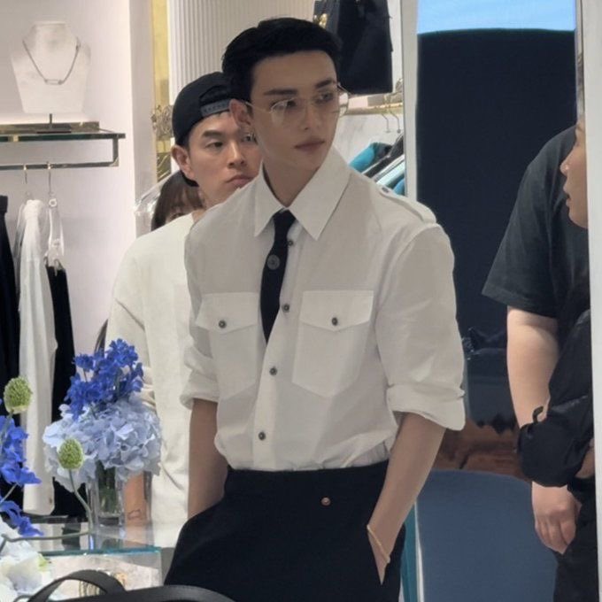 lvshanniez's tweet photo. au hyunin | daycare 

hynjn es un papá soltero que solo vive para trabajar y cuidar de su hijo, y jngn es el omega de la guardería que poco a poco empieza a formar parte de sus vidas. https://t.co/Um6pLtI4uN
