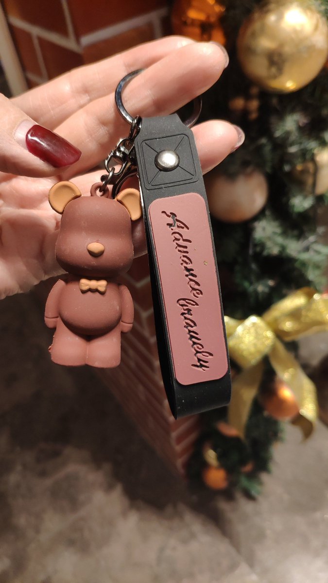 WanettaGwozdz's tweet photo. Warmed my heart today! Baked extra chocolate chip cookies and left them on next door’s porch with a little note—got a sweet text back in 10 mins that they saved one for our dog  Love this neighborhood!， https://t.co/h6bLSq5Slz