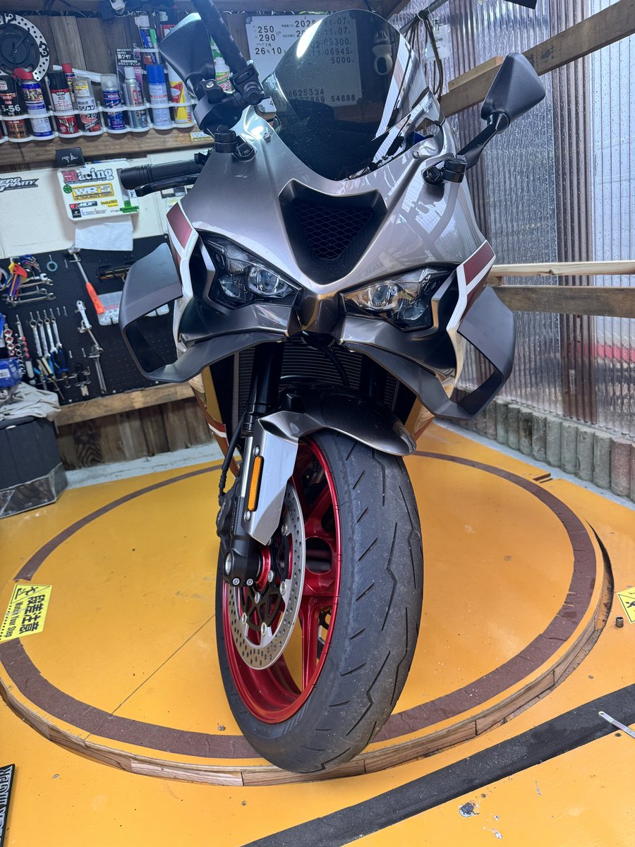 hno3_nAcid's tweet photo. ヒゲもらったんで合わせてみたんですけどこれはアリなんですか？ナシなんですか？？🥹

10R買えないんだね🤭とか言われるんですか？？🥺 https://t.co/iLnZv3eF9N