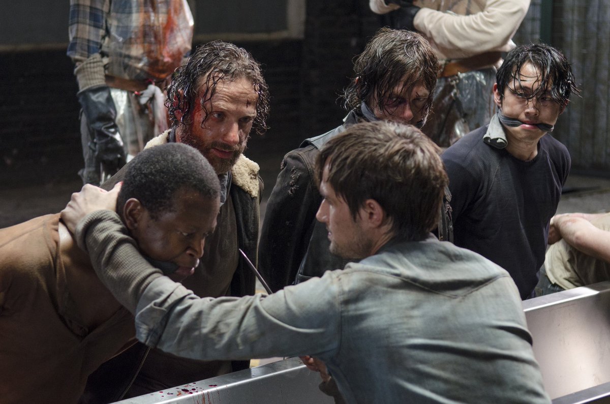 cineqrimes's tweet photo. the walking dead averaged 17.3 million viewers with its season 5 premiere. 
the highest viewerships for a premiere in television history and for any television episode ever and it didn’t even make this list. whoever wrote this should be ashamed of themselves https://t.co/jsifEZbVqR