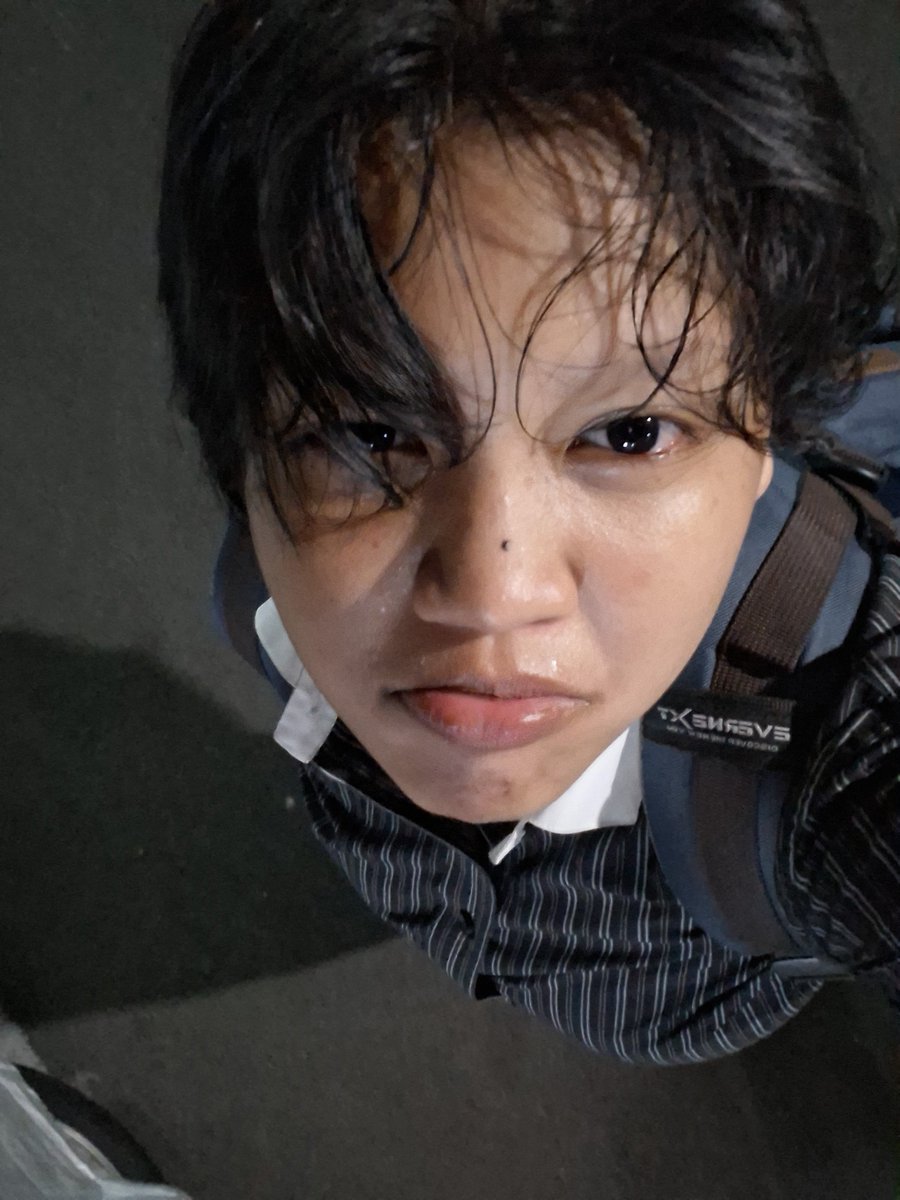 dullestvoid's tweet photo. Today I dispen cuz ada lomba and decided to cut my hair, habis itu rapat closing kerjasama sama vendor, setelah itu pulang dan ternyata ada anak kucing nyasar depan rumah akhirnya bikinin dia kasur dulu dan berujung dikunciin sama orang rumah (masih dikunciin) https://t.co/Vj2f9vCOKx