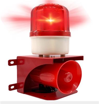 TommyeChar858m's tweet photo. En la orilla del dique, la campana de alarma suena fuerte, advirtiendo a todos prestar atención a la seguridad. https://t.co/MGhjS6UOUr