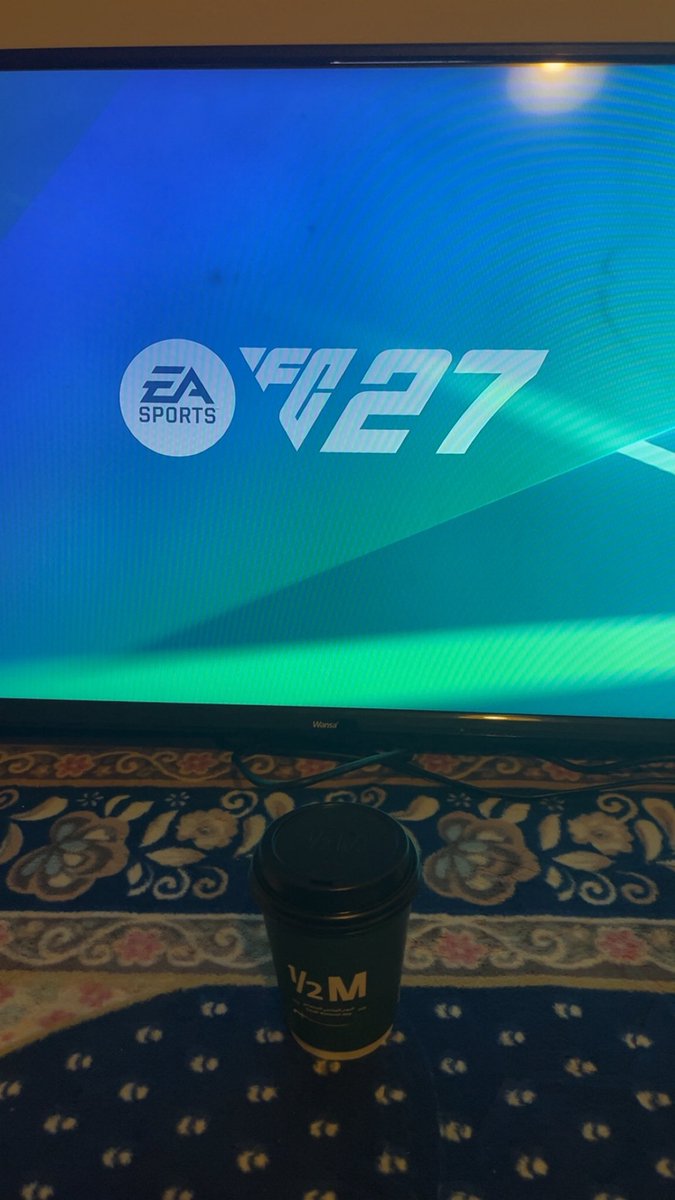 couldbec7's tweet photo. قبل اسبوعين وكم يوم احترق بيتنا
واليوم بفضل الله قاعد ببيتنا العب سوني ومعي قهوتي
المختصر من كلامي ان اليوم الي يمر عليك وانت بخير وعافيه واهلك مستورين ببيت 
احمد ربك مليون مره بدال التذمر والحلطمة
(و إن شَكَرتوني لأزيدَنّكُم) 
الحمدلله دائمًا وابدا https://t.co/14LEPiOsMn