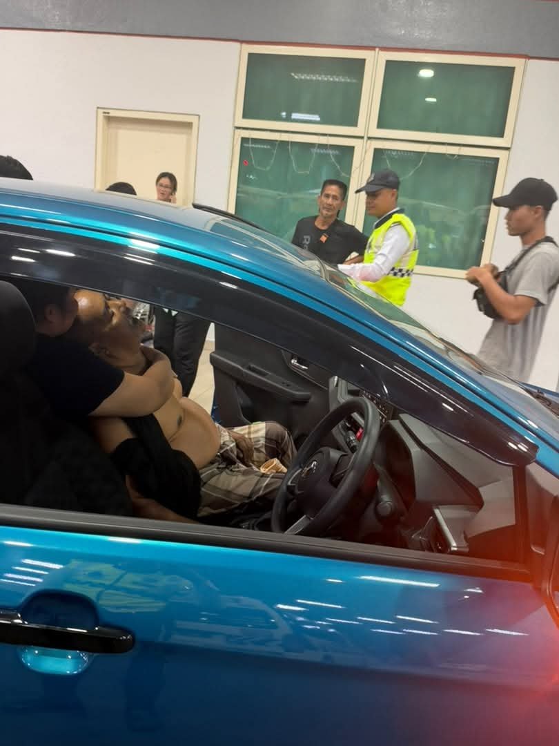 PDRMsia's tweet photo. #BiarJasaJadiKenangan

VIDEO PILIHAN: BANTUAN PANTAS, KEPRIHATINAN IKHLAS

Bacaan lanjut menerusi pautan berikut, 
https://t.co/G97sC1Ck1d https://t.co/WSoBg3vovr