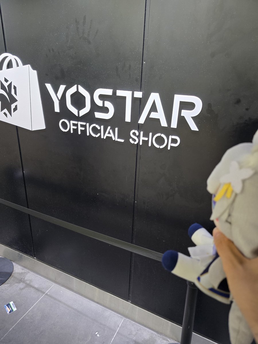 poteto123451's tweet photo. 早く着いたなー。信濃のアクスタ買えたらいいなー https://t.co/Hc0r5lkKcu