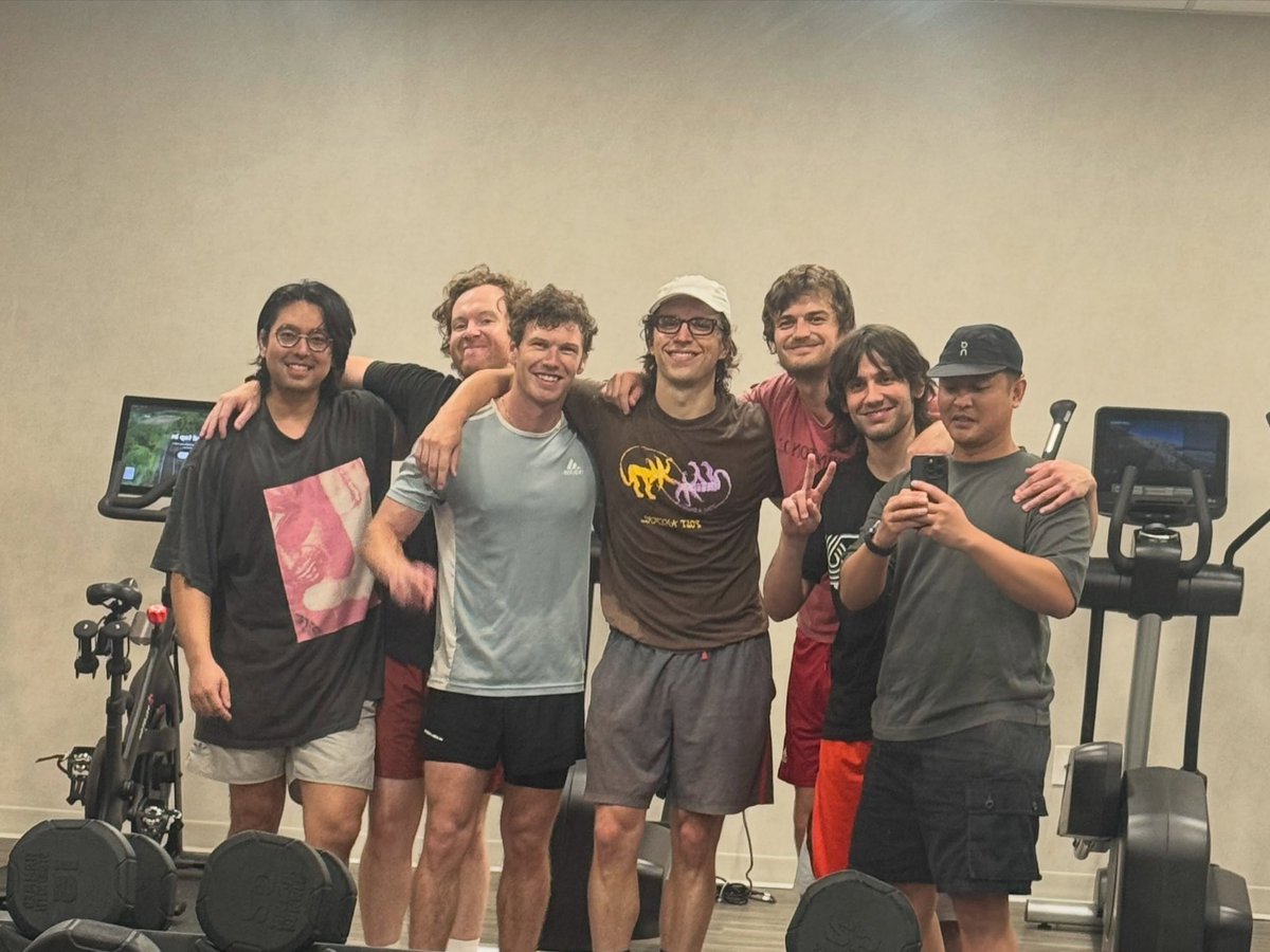 postanicrave's tweet photo. StinkyJavi living up to his name.

📸: coachjorgec in new Instagram post. https://t.co/dKTxOC69gn