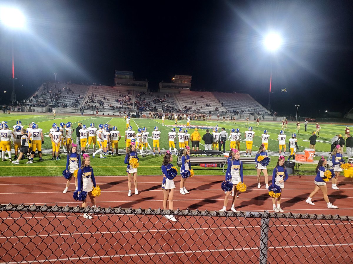 Coach_DSmith28's tweet photo. Local High School  Friday night football watching Valley View High vs Scranton High @KeystoneFTBL 
#HuntOurBest #AlwaysinPursuit https://t.co/w5IfpqtBLQ