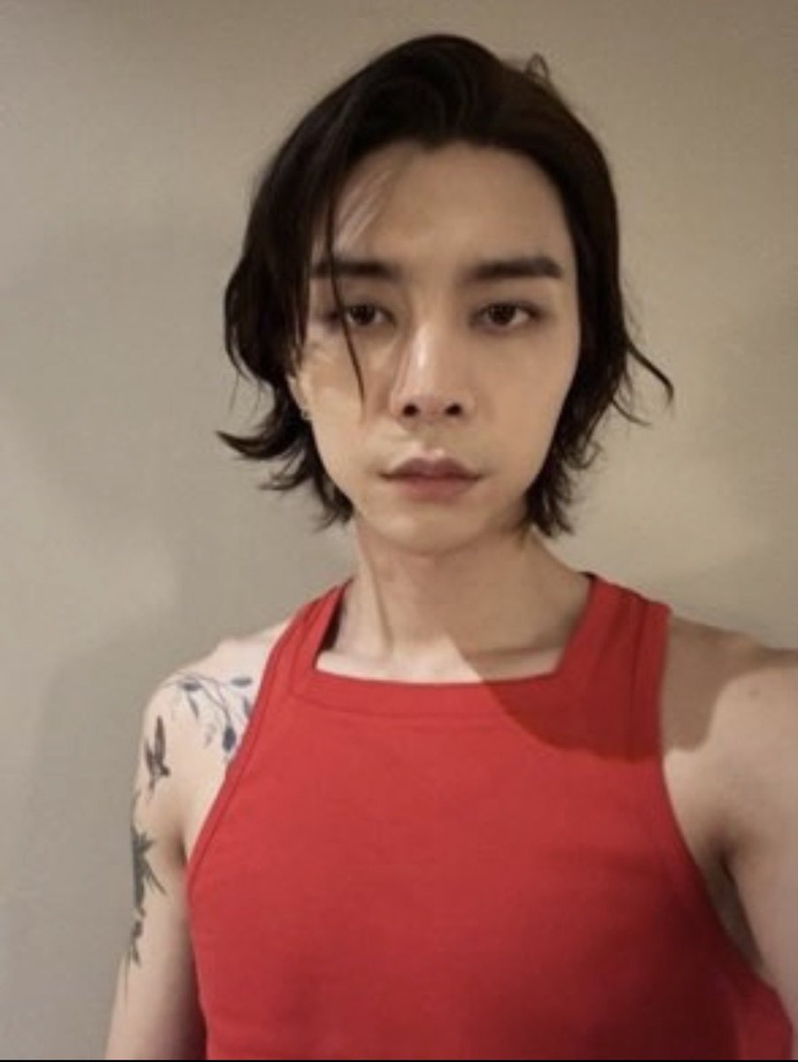 lesbianisator's tweet photo. Does anyone remember nonbinary johnny https://t.co/Zsm6KA80RC