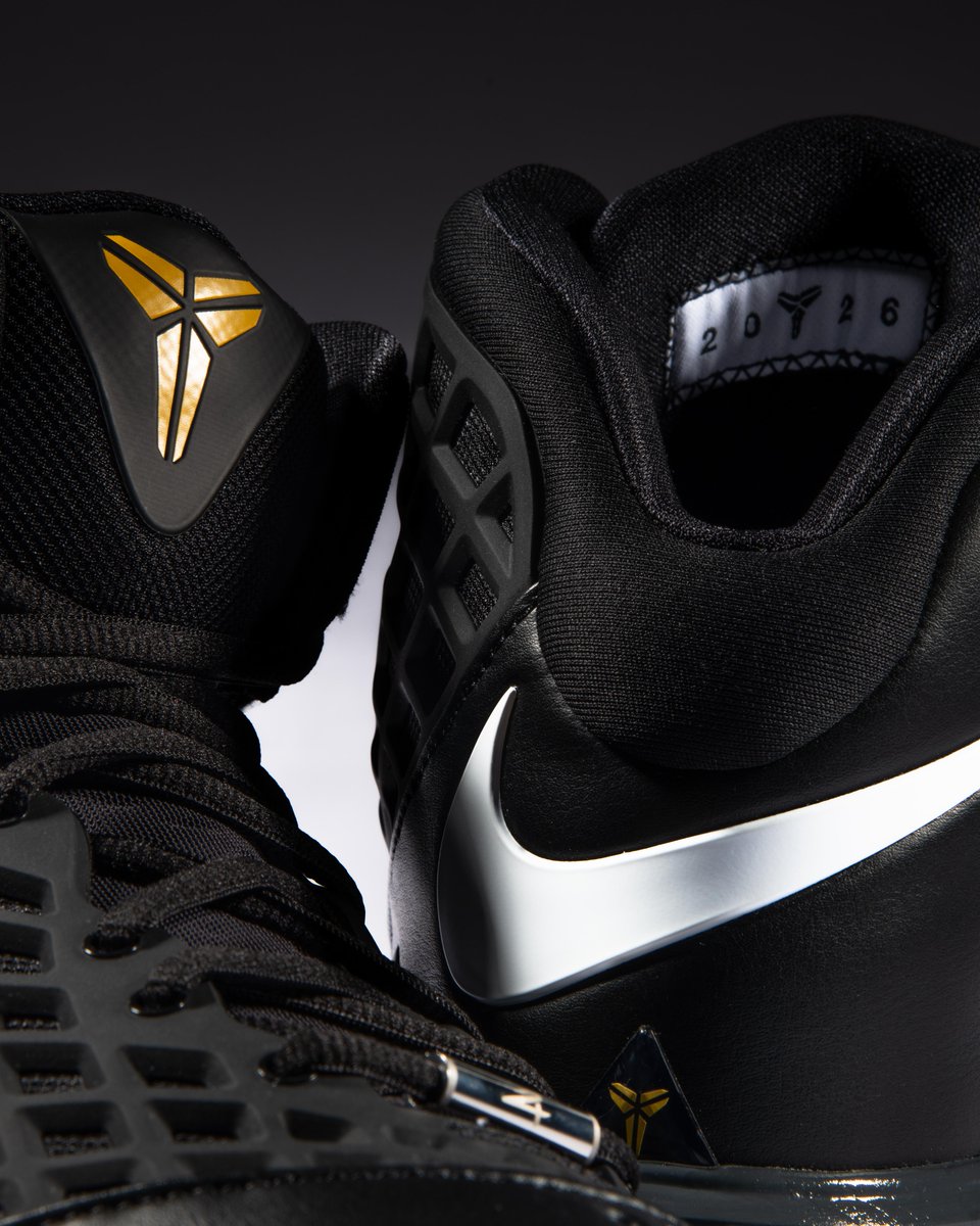 footlocker's tweet photo. A classic resurfaces 🌊

Bold black-and-white contrast made the Kobe III “Orca” unforgettable in 2008. Now it’s back, evolved for the next run. Available now at select Foot Locker stores. https://t.co/y2dDK7YSMu