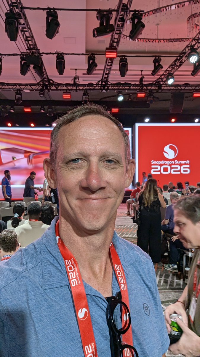 jasonhowell's tweet photo. Had an unbelievable first visit to @Qualcomm 's #SnapdragonSummit in Maui. Snapdragon is a main character on my podcasts, getting to witness the launch of the new chip family (Extreme!) was educational and exciting.
#PaidTravel_Snapdragon https://t.co/Y8Xc1eGxgS
