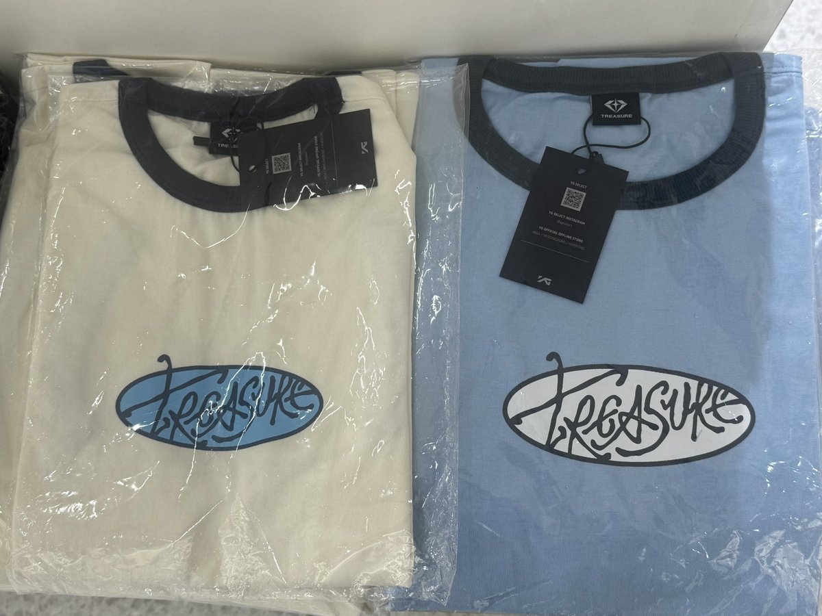 eotteo_k_shop's tweet photo. WTS LFB | KOREA PASABUY🛍️PH GO🇵🇭 FETA

✅TREASURE 20 🩵 — Official Merch/MD

₱3,000- hobo bag
₱3,000 ea - tshirt (light blue/cream)

•price all in + LSF

📌DOP (loyal customer) can full payment once onhand

📌DOP (first time purchaser)
DP: ₱250 ea
BAL: once onhand
 
📦Fast ETA: Oct. 1- arrival in PH address

🚚sco direct jnt sdd (grab/lalamove)
💰gcash bdo

DM to order!💌

#TREASURE #트레저 #TREASURE20 #YGSELECT #와이지셀렉트
