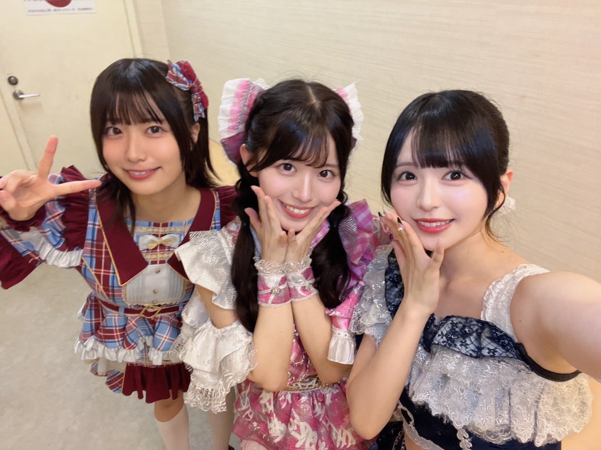 misaki__encore's tweet photo. ねいろちゃんのありえないコミュ力と元気の良さで奇跡の3ショット😻😻😻

可愛いに挟まれて宝物すぎる♩ https://t.co/fCTbuBlH4L