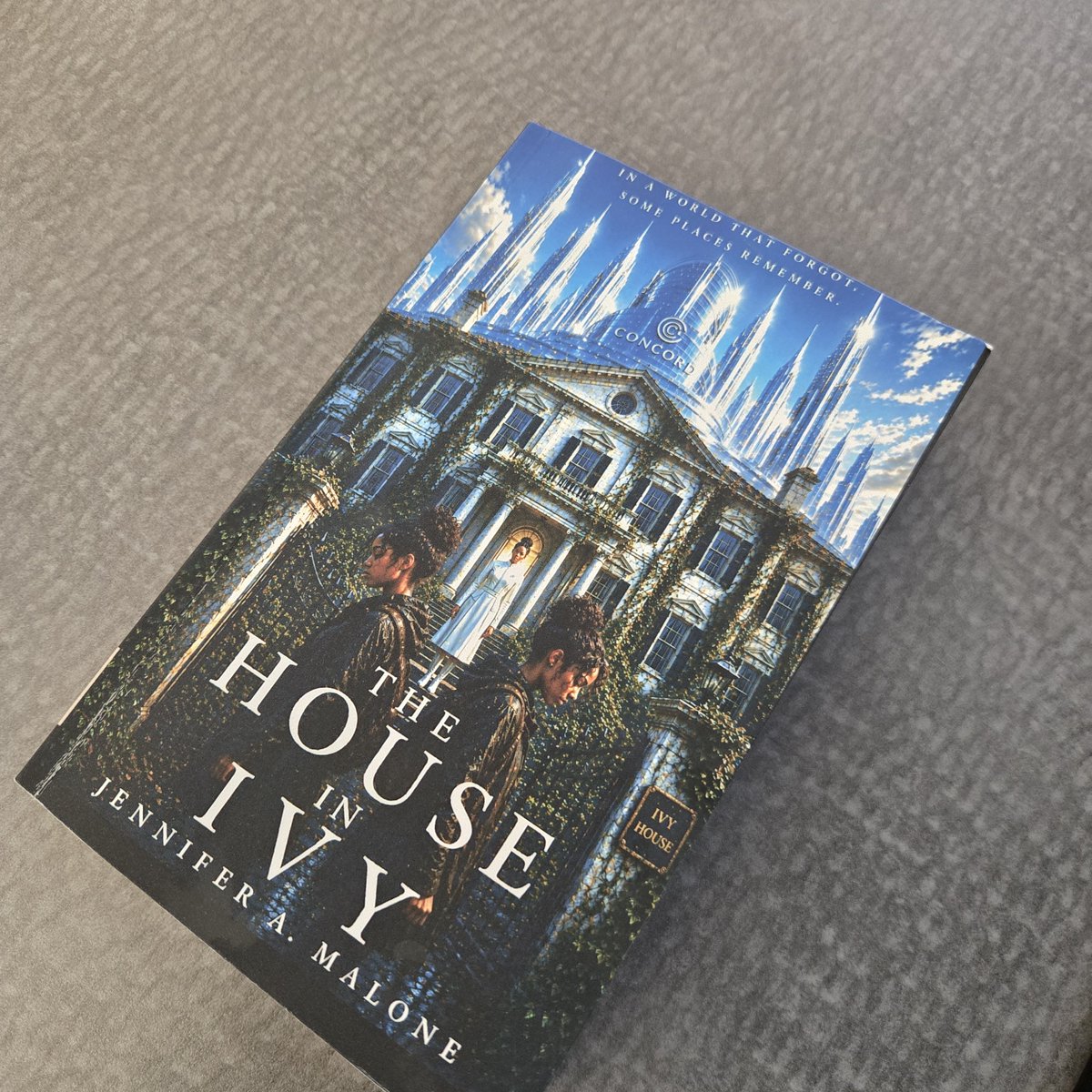 MissyAnneMalone's tweet photo. #TheHouseinIvy is now available on Amazon 🥰🥰🥰🥰 Order your copy today 📖 https://t.co/Ewd4dooqGn