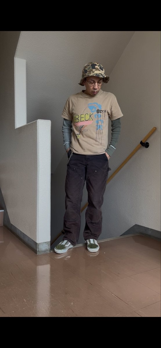 nextone1977's tweet photo. キカイダーみたいなサーマルを使って秋っぽく♪ Hat : Camouflage Hat
Inner : Thermal
T-shirt : BECK 
Bottoms : Carhartt ダブルニー
Shoes : VANS 
 #アメカジ #ワークスタイル #カーハートダブルニー #古着 #靴好き https://t.co/8eSkqgaRAC
