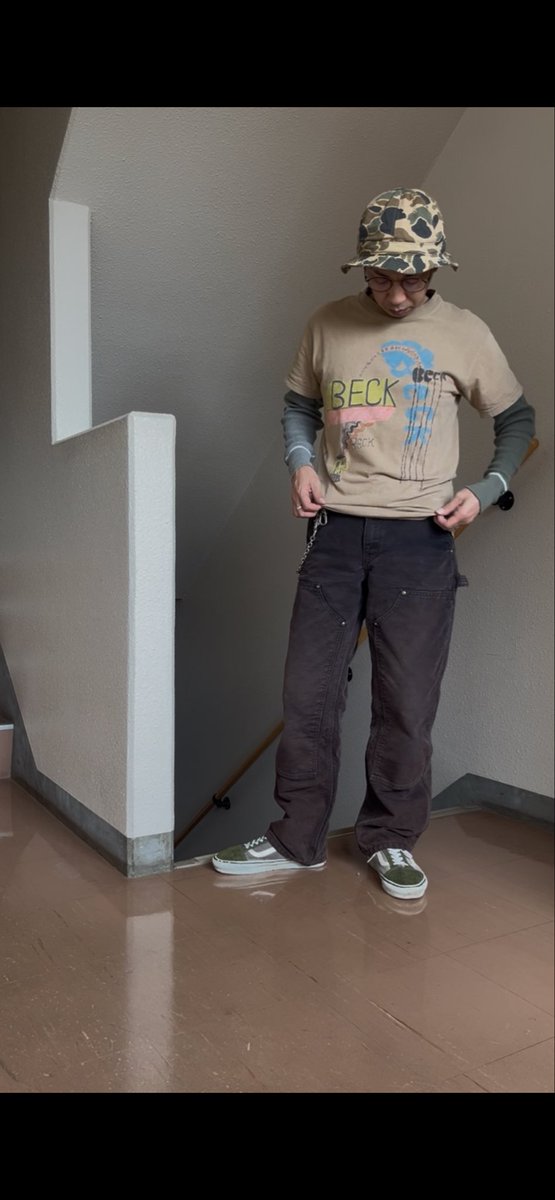 nextone1977's tweet photo. キカイダーみたいなサーマルを使って秋っぽく♪ Hat : Camouflage Hat
Inner : Thermal
T-shirt : BECK 
Bottoms : Carhartt ダブルニー
Shoes : VANS 
 #アメカジ #ワークスタイル #カーハートダブルニー #古着 #靴好き https://t.co/8eSkqgaRAC