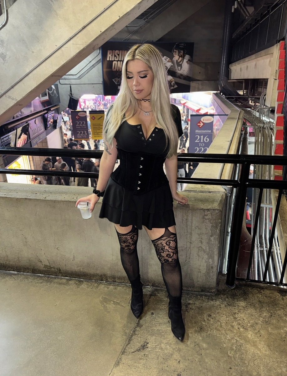 sweetheartIRL's tweet photo. 🖤⛓️ https://t.co/1hwO2YqAvj