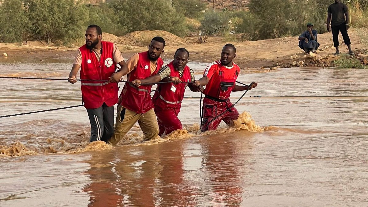 LibyaRC's tweet photo. فرسان العمل الإنساني… أبطالٌ يصنعون الفرق حين يحتاجهم الإنسان.

Humanitarian Heroes… heroes who make a difference when people need them most. https://t.co/7kr4GCaxJk