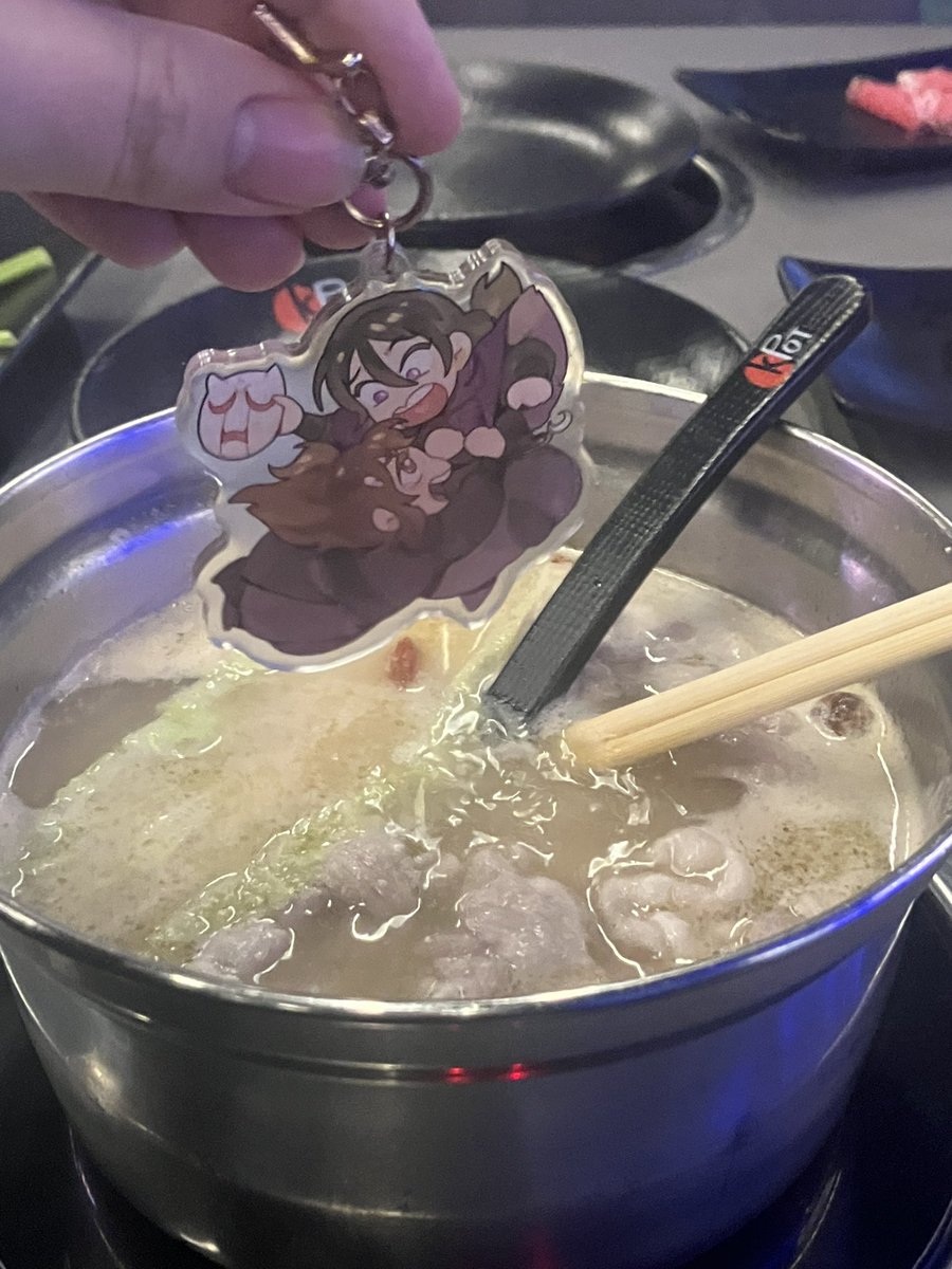 quanyizhenluvr1's tweet photo. boiling yizhen and shixiong for yizhen birthday https://t.co/FeEX3i4U6o