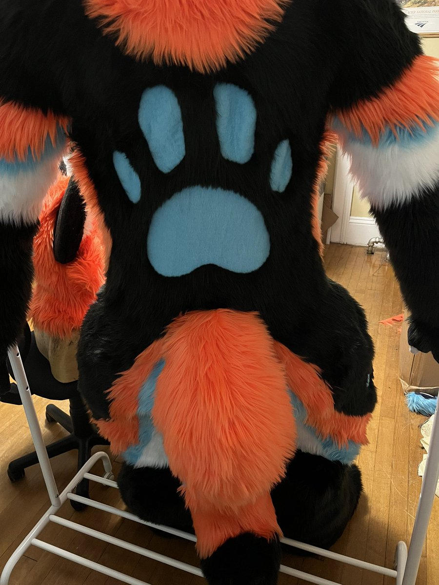 splashSWS's tweet photo. Fullsuit of Tokala! He features 6 zippers, very travel friendly :3 

#fursuit #fursuitmaker #fursuitcommission https://t.co/VFY1Btt9Ew