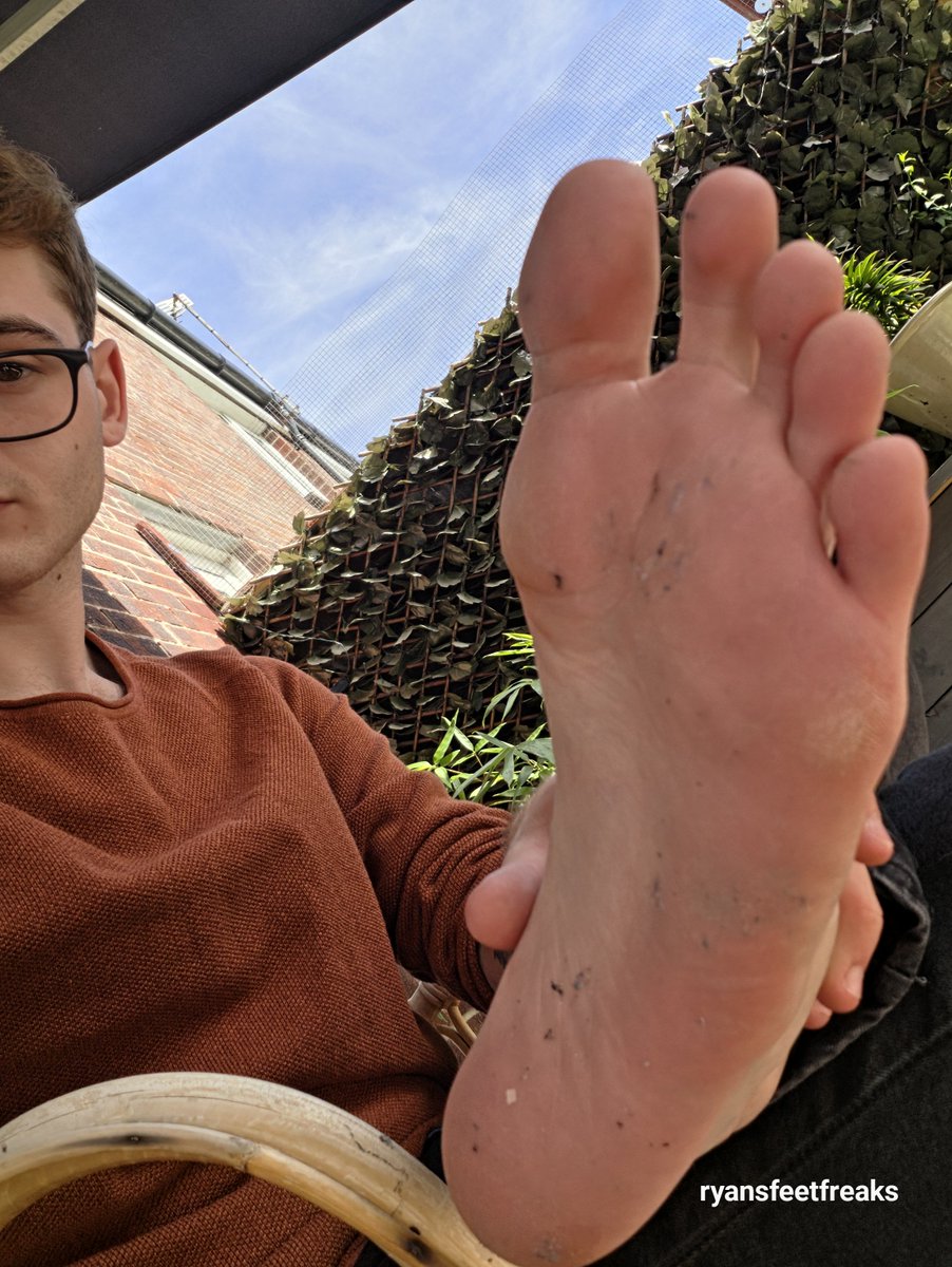 riley23948246's tweet photo. @billy061996 Get cucked out while worshipping a real mans feet and buying his amazon wishlist shoes https://t.co/UoR88X8NPT
