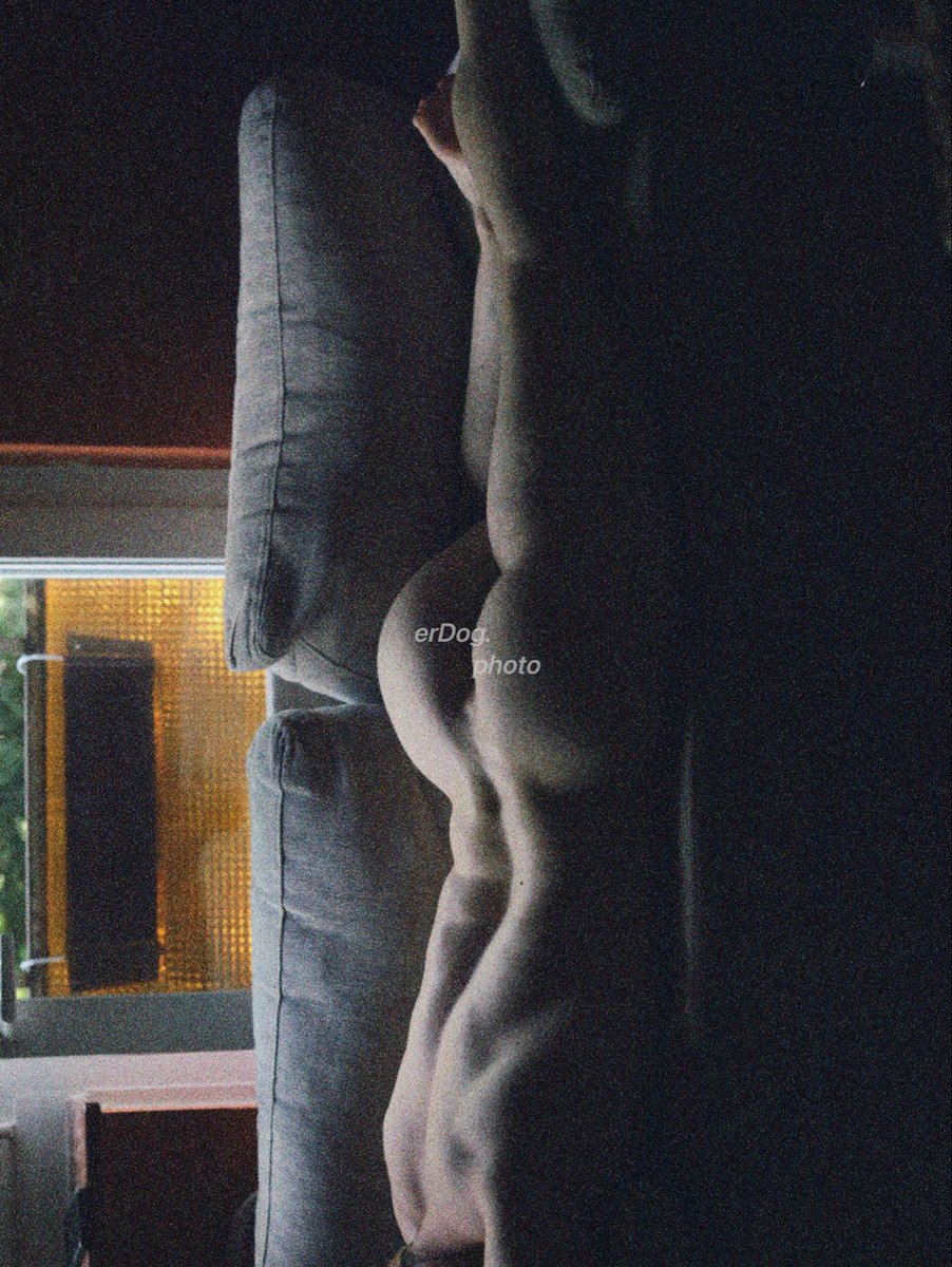 HierDog10's tweet photo. 又有多久沒感受到愛意
#男生寫真  #胶片 #腹肌 #摄影 https://t.co/E7unKnhkFe