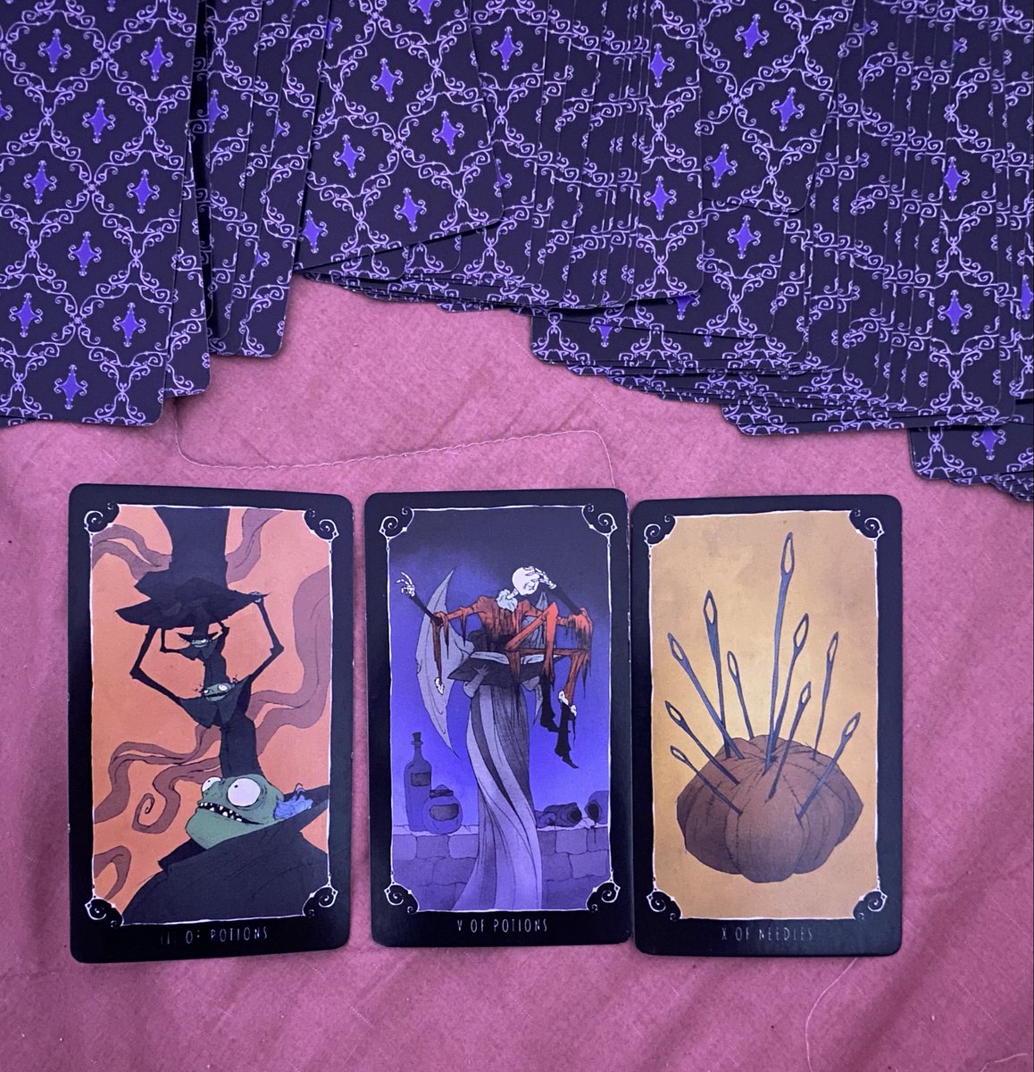 strawberryredd0's tweet photo. @lizeth12012 Puede que él busque hablar contigo, pero no será para retomar la relación como antes. Las cartas muestran un cierre, no un nuevo comienzo. https://t.co/BKwYqosnSJ