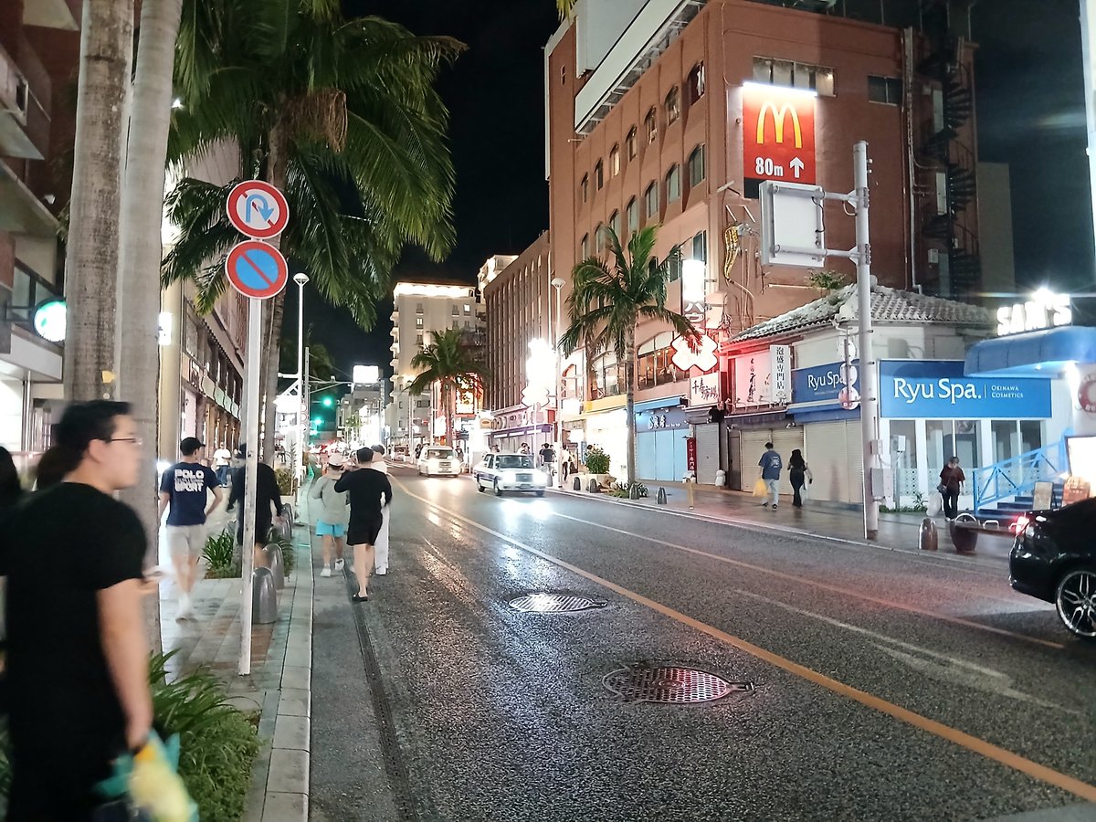 PEPE2oki's tweet photo. これが｢沖縄｣だよな。

5分だけスコール。 https://t.co/wNkAfpURf2