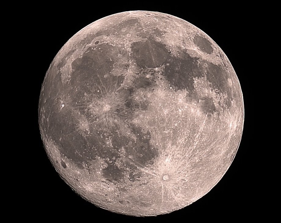 Daniel_Harbin's tweet photo. Tonight’s almost full moon! 99% illuminated! #alabamaweathernetwork #alwx #valleywx #HUNwx @spann @BenSmith_WHNT @weswyattweather @simpsonWVTM13 @AriWeather @monsoonchaser @DrewMcCombs @wxhistorian @Sadiemorristv @AlabamaWXNet @WEATHERmanBURKE @DanielleDozier @jeffcastlewx https://t.co/F2sDsBBVD1
