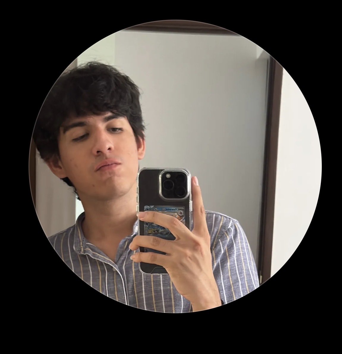 sofideidaduwu's tweet photo. Dos más agregados! Tendré que hacer una tesis de lo horrorosos que son?! Que ascoooo https://t.co/5t18BVGING