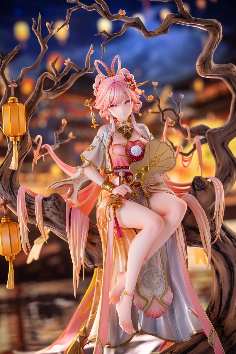 NEP_CCC's tweet photo. 【WF上海2026】参展 
爱莉希雅—霁月婵娟同人手办 将于【W2-K8-04】展出色样并销售白模套件 
售价：1360
原画：玥儿MAOH 
原型制作：@NEP_CCC
上色涂装：@baigugusp
协力制作：雪之岚と异端丶
平面设计：小刻老师
摄影：@shutwilight1651
qq群：788233685
※模型可以wf展会与线上两种渠道获得。 https://t.co/woQB4qhYCL