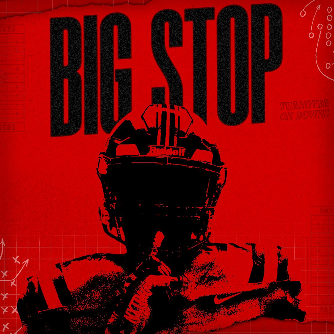 GrandBlancFB's tweet photo. A FAKE PUNT BY THE PANTHERS IS STUFFED BY @CamariJefferson! https://t.co/PBiGvn22BO