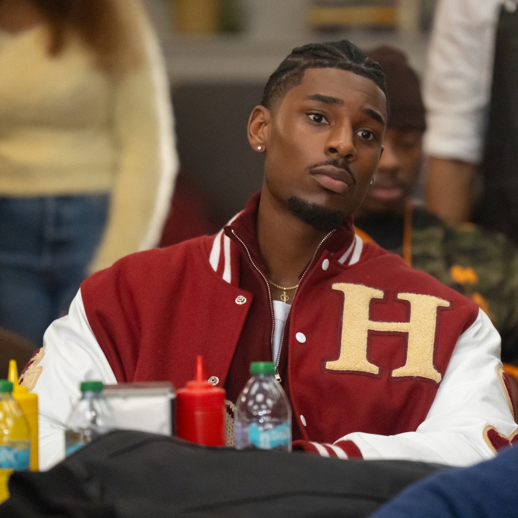 battinsonhive's tweet photo. Thats dada…like wow https://t.co/Ny35mv2daG